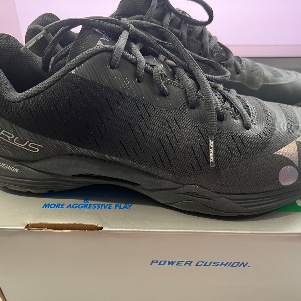 YONEX Men's Power Cushion Aerus Z Athletic Shoe In Dark Gray - US 10